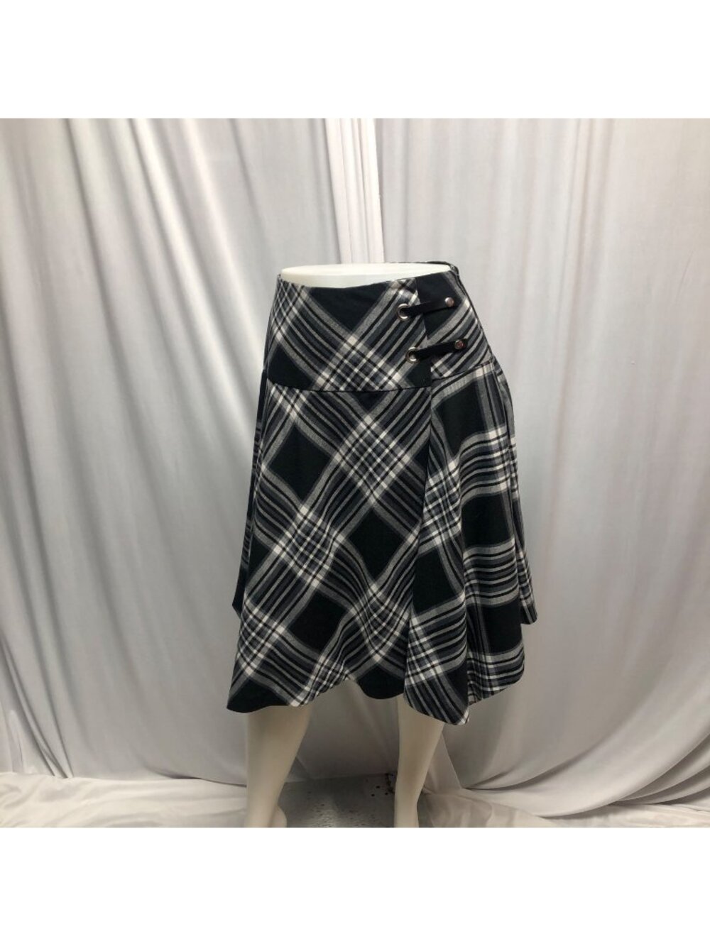 Studio Jax Black White Plaid Skirt Womens Size 4 Dark Acedemia A-Line Flare